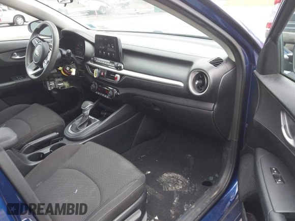 2019 Kia Forte LXS with VIN 3KPF24AD6KE123521, listed as a IAAI auction lot 42020460 with 72,927 mi miles. Bid and sale history available at carsss.com. Image 5.