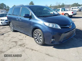 2018 Toyota Sienna XLE with VIN 5TDDZ3DC6JS206368, listed as a IAAI auction lot 41635138 with 44,578 mi miles. Bid and sale history available at carsss.com. Image 1.