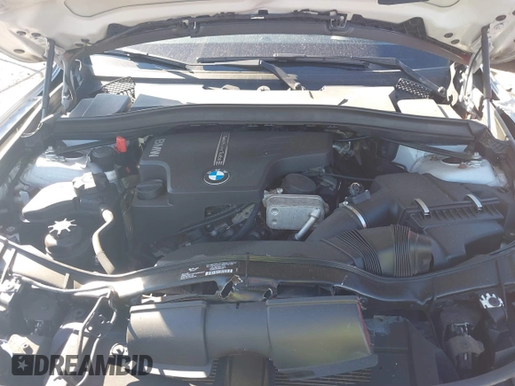 2013 BMW X1 xDrive28i z VIN WBAVL1C52DVR91900, wystawiony jako IAAI lot #40697726 z przebiegiem 115 200 mil mil oraz . Historia ofert i sprzedaży dostępna na DreamBid. Obrazek 10.