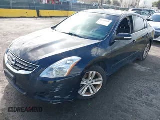2010 Nissan Altima 3.5 SR with VIN 1N4BL2AP7AN510735, listed as a IAAI auction lot 41820166 with 184,172 mi miles. Bid and sale history available at carsss.com. Image 2.