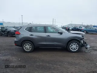 2017 Nissan Rogue SV z VIN KNMAT2MVXHP614313, wystawiony jako IAAI lot #41986856 z przebiegiem 78 651 mil mil oraz . Historia ofert i sprzedaży dostępna na DreamBid. Obrazek 13.