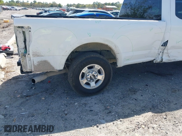 2017 Ford F-250 XLT with VIN 1FT7X2A65HEC84281, listed as a IAAI auction lot 41807451 with 50,208 mi miles and . Bid and sale history available at DreamBid. Image 6.