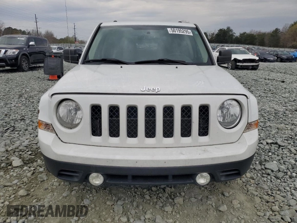2014 Jeep Patriot Latitude z VIN 1C4NJPFA2ED928050, wystawiony jako Copart lot #50195295 z przebiegiem 130 437 mil mil oraz Szkoda całkowita • Salvage title. Historia ofert i sprzedaży dostępna na DreamBid. Obrazek 5.