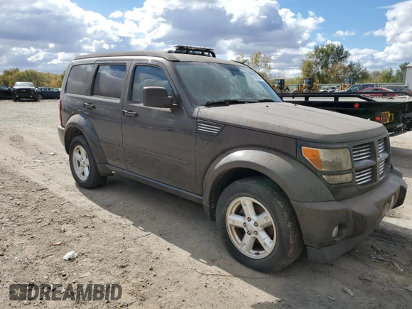 2011 Dodge Nitro SXT z VIN 1D4PT5GK0BW564938, wystawiony jako Copart lot #76313854 z przebiegiem Nie podano mil oraz Czysty tytuł • Clean title. Historia ofert i sprzedaży dostępna na DreamBid. Obrazek 4.