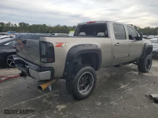 2009 GMC Sierra 2500HD SLT with VIN 1GTHK63679F154246, listed as a Copart auction lot 76985313 with 0 mi miles and Salvage Title. Bid and sale history available at carsss.com. Image 3.