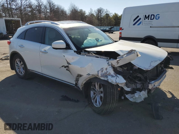 2010 Infiniti FX z VIN JN8AS1MW2AM856577, wystawiony jako Copart lot #52275445 z przebiegiem 99 298 mil mil oraz Nie do naprawy • Non repairable. Historia ofert i sprzedaży dostępna na DreamBid. Obrazek 4.