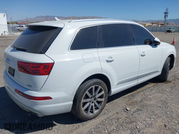 2017 Audi Q7 Premium Plus z VIN WA1LHAF72HD038067, wystawiony jako IAAI lot #41835136 z przebiegiem 88 949 mil mil oraz . Historia ofert i sprzedaży dostępna na DreamBid. Obrazek 4.