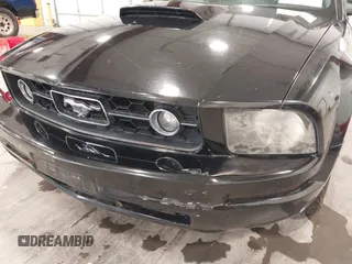2006 Ford Mustang Standard with VIN 1ZVHT80N565237483, listed as a IAAI auction lot 42212367 with 132,005 mi miles and . Bid and sale history available at carsss.com. Image 12.