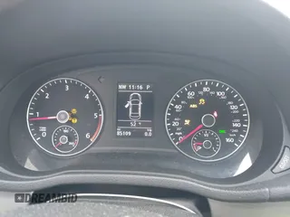 2015 Volkswagen Passat SE с VIN 1VWBV7A3XFC084781, выставлен на аукционе IAAI как лот 42166966 с пробегом 85 109 миль миль и . История ставок и продаж доступна на DreamBid. Изображение 7.