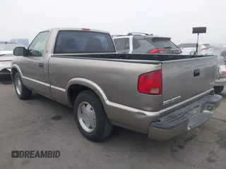 2003 GMC Sonoma SLS with VIN 1GTCS14H638238762, listed as a IAAI auction lot 41220251 with 92,907 mi miles. Bid and sale history available at carsss.com. Image 3.