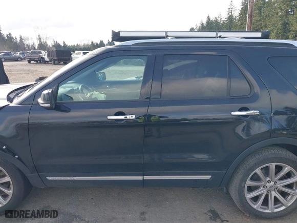 2016 Ford Explorer Limited with VIN 1FM5K8F86GGC09137, listed as a IAAI auction lot 41752934 with 81,770 mi miles. Bid and sale history available at carsss.com. Image 14.