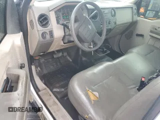 2009 Ford F-250 XL z VIN 1FTNF20549EB23067, wystawiony jako Copart lot #58130505 z przebiegiem 179 156 mil mil oraz Szkoda całkowita • Salvage title. Historia ofert i sprzedaży dostępna na DreamBid. Obrazek 8.