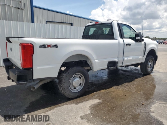 2024 Ford F-250 XL z VIN 1FTBF2BA2REC62479, wystawiony jako Copart lot #63647595 z przebiegiem Nie podano mil oraz Szkoda całkowita • Salvage title. Historia ofert i sprzedaży dostępna na DreamBid. Obrazek 3.