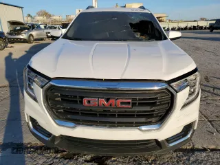 2022 GMC Terrain SLE with VIN 3GKALTEV0NL106903, listed as a Copart auction lot 82581964 with Not provided miles and Salvage title. Bid and sale history available at DreamBid. Image 5.