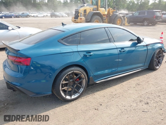 2023 Audi S5 Sportback Premium Plus z VIN WAUC4CF50PA004945, wystawiony jako IAAI lot #42476245 z przebiegiem 46 079 mil mil oraz . Historia ofert i sprzedaży dostępna na DreamBid. Obrazek 4.