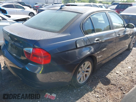 2007 BMW 3 Series 328xi z VIN WBAVC935X7KZ70426, wystawiony jako IAAI lot #42208879 z przebiegiem 103 714 mil mil oraz . Historia ofert i sprzedaży dostępna na DreamBid. Obrazek 4.