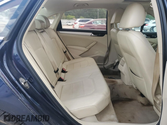 2012 Volkswagen Passat SE z VIN 1VWBP7A31CC058642, wystawiony jako Copart lot #54897785 z przebiegiem 239 304 mil mil oraz Szkoda całkowita • Salvage title. Historia ofert i sprzedaży dostępna na DreamBid. Obrazek 10.
