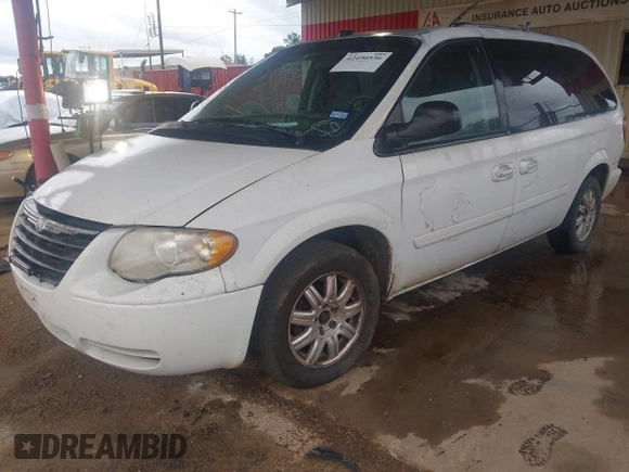 2005 Chrysler Town & Country LX z VIN 2C4GP44RX5R553178, wystawiony jako IAAI lot #42490536 z przebiegiem 206 645 mil mil oraz . Historia ofert i sprzedaży dostępna na DreamBid. Obrazek 2.