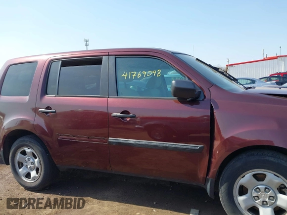 2014 Honda Pilot LX with VIN 5FNYF4H29EB031593, listed as a IAAI auction lot 41769098 with 153,401 mi miles and . Bid and sale history available at carsss.com. Image 14.