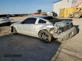 2006 Ford Mustang GT Deluxe z VIN 1ZVFT82H065132980, wystawiony jako Copart lot #52818745 z przebiegiem 207 854 mil mil oraz Szkoda całkowita • Salvage title. Historia ofert i sprzedaży dostępna na DreamBid. Obrazek 2.