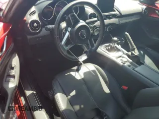2020 Mazda MX-5 Miata Grand Touring z VIN JM1NDAD79L0415751, wystawiony jako Copart lot #71864574 z przebiegiem Nie podano mil oraz Szkoda całkowita • Salvage title. Historia ofert i sprzedaży dostępna na DreamBid. Obrazek 8.