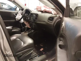 2019 Jeep Compass Limited with VIN 3C4NJDCB0KT656468, listed as a IAAI auction lot 42221300 with 105,115 mi miles and . Bid and sale history available at DreamBid. Image 5.