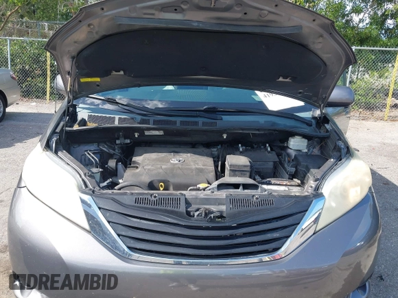 2011 Toyota Sienna LE AAS with VIN 5TDKK3DC0BS050227, listed as a IAAI auction lot 41931314 with 190,793 mi miles. Bid and sale history available at carsss.com. Image 10.