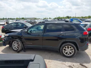 2016 Jeep Cherokee Sport with VIN 1C4PJLAB5GW297349, listed as a IAAI auction lot 42367544 with 142,930 mi miles and . Bid and sale history available at DreamBid. Image 14.