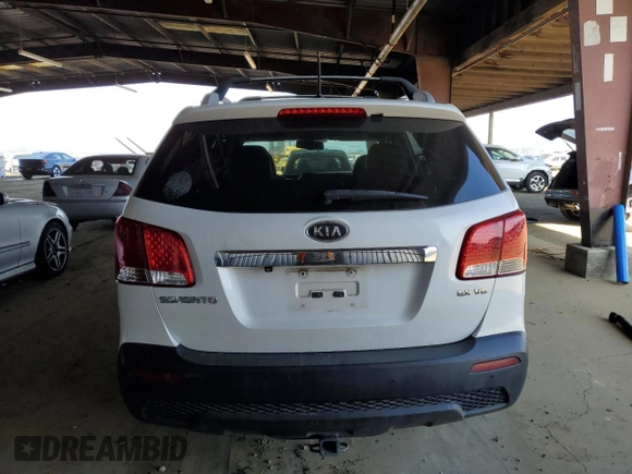 2013 Kia Sorento EX with VIN 5XYKUDA27DG374772, listed as a Copart auction lot 83861194 with 172,677 mi miles and Salvage Title. Bid and sale history available at carsss.com. Image 6.