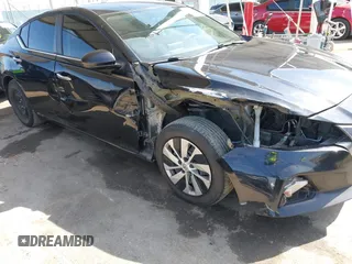 2019 Nissan Altima S with VIN 1N4BL4BV0KN323816, listed as a IAAI auction lot 42081799 with 117,230 mi miles and . Bid and sale history available at carsss.com. Image 6.