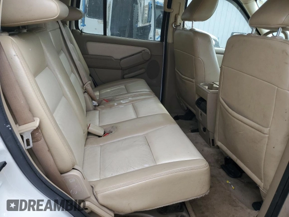 2010 Ford Explorer XLT z VIN 1FMEU6DE2AUA60922, wystawiony jako Copart lot #53332555 z przebiegiem 239 061 mil mil oraz Szkoda całkowita • Salvage title. Historia ofert i sprzedaży dostępna na DreamBid. Obrazek 11.
