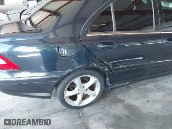 2005 Mercedes-Benz C 230 Kompressor с VIN WDBRF40J55F651844, выставлен на аукционе IAAI как лот 42831284 с пробегом 163 479 миль миль и . История ставок и продаж доступна на DreamBid. Изображение 12.