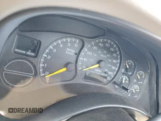 2000 Chevrolet Suburban LT with VIN 3GNFK16T2YG200100, listed as a Copart auction lot 70187684 with 0 mi miles and Salvage Title. Bid and sale history available at carsss.com. Image 9.