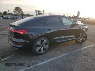 2021 Audi e-tron Sportback Prestige z VIN WA13ABGE7MB040149, wystawiony jako Copart lot #89213745 z przebiegiem 13 496 mil mil oraz Szkody całkowita. Historia ofert i sprzedaży dostępna na DreamBid. Obrazek 3.