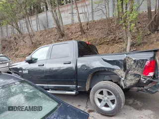 2017 Ram 1500 Express z VIN 3C6RR7KT3HG705029, wystawiony jako IAAI lot #42199557 z przebiegiem 98 229 mil mil oraz . Historia ofert i sprzedaży dostępna na DreamBid. Obrazek 14.