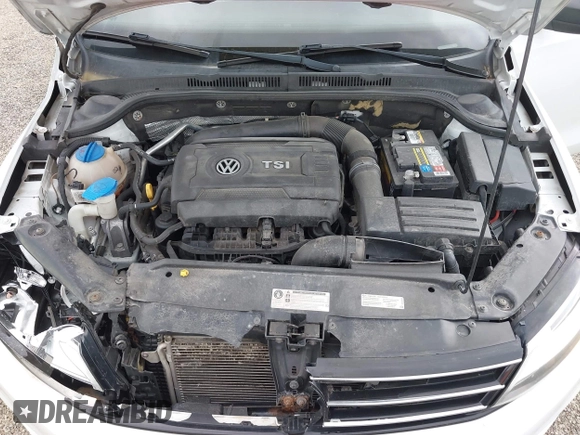 2015 Volkswagen Jetta SE z VIN 3VWD17AJ8FM323116, wystawiony jako IAAI lot #42246679 z przebiegiem 175 446 mil mil oraz . Historia ofert i sprzedaży dostępna na DreamBid. Obrazek 10.