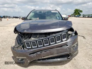 2019 Jeep Compass Latitude с VIN 3C4NJCBBXKT726442, выставлен на аукционе Copart как лот 61776265 с пробегом 63 934 миль миль и Списание • Salvage title. История ставок и продаж доступна на DreamBid. Изображение 5.