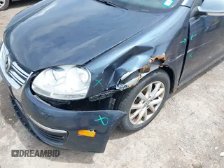 2010 Volkswagen Jetta Limited Edition с VIN 3VWAZ7AJ3AM114399, выставлен на аукционе IAAI как лот 42347963 с пробегом 130 800 миль миль и . История ставок и продаж доступна на DreamBid. Изображение 6.