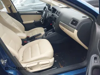 2017 Volkswagen Jetta SE with VIN 3VWDB7AJ0HM293674, listed as a IAAI auction lot 42457531 with 74,109 mi miles and . Bid and sale history available at DreamBid. Image 5.