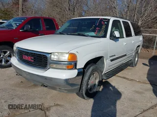 2001 GMC Yukon XL SLT with VIN 3GKEC16T51G223480, listed as a IAAI auction lot 41455454 with 358,870 mi miles. Bid and sale history available at carsss.com. Image 2.