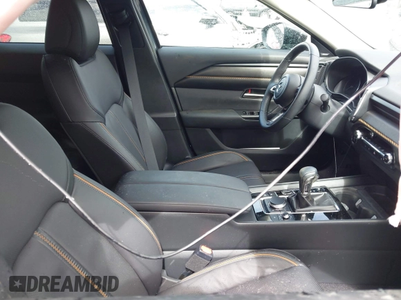 2024 Mazda CX-50 S Premium Plus z VIN 7MMVABEM8RN220626, wystawiony jako IAAI lot #41818464 z przebiegiem 1 622 mil mil oraz . Historia ofert i sprzedaży dostępna na DreamBid. Obrazek 5.