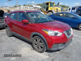 2019 Nissan Kicks S with VIN 3N1CP5CU6KL528557, listed as a IAAI auction lot 41630400 with 72,132 mi miles. Bid and sale history available at carsss.com. Image 1.