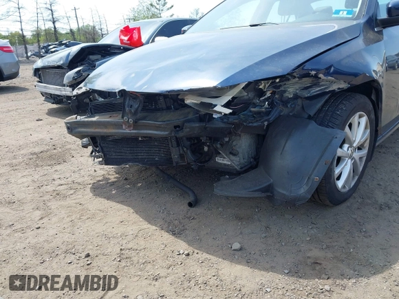 2013 Volkswagen Jetta SE with VIN 3VWDP7AJ7DM385781, listed as a IAAI auction lot 42160368 with 95,550 mi miles and . Bid and sale history available at DreamBid. Image 6.