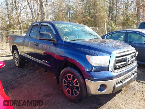 2013 Toyota Tundra z VIN 5TFUM5F14DX043076, wystawiony jako IAAI lot #41633905 z przebiegiem 157 850 mil mil oraz . Historia ofert i sprzedaży dostępna na DreamBid. Obrazek 1.