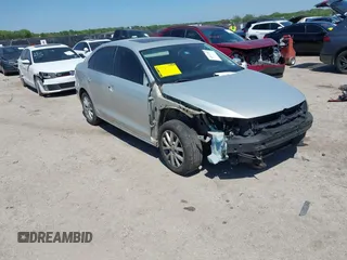 2011 Volkswagen Jetta SE z VIN 3VWDZ7AJ3BM320109, wystawiony jako IAAI lot #41972731 z przebiegiem 129 878 mil mil oraz . Historia ofert i sprzedaży dostępna na DreamBid. Obrazek 1.