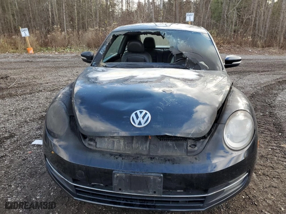 2012 Volkswagen Beetle 2.0T Turbo with VIN 3VW467AT4CM624044, listed as a Copart auction lot 80090694 with 0 mi miles and Non Repairable. Bid and sale history available at carsss.com. Image 5.