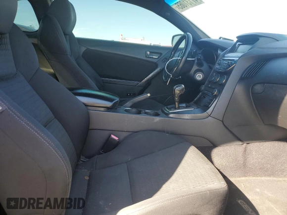 2013 Hyundai Genesis Coupe Premium z VIN KMHHT6KDXDU092323, wystawiony jako Copart lot #47131065 z przebiegiem 144 850 mil mil oraz Szkody całkowita. Historia ofert i sprzedaży dostępna na DreamBid. Obrazek 10.