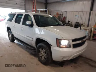 2008 Chevrolet Suburban Commercial with VIN 1GNFK163X8J227012, listed as a IAAI auction lot 41760694 with 161,130 mi miles. Bid and sale history available at carsss.com. Image 1.