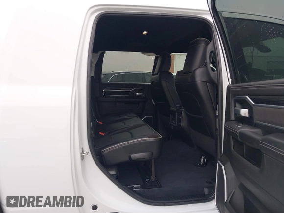 2024 Ram 2500 Laramie z VIN 3C6UR5NL7RG143695, wystawiony jako IAAI lot #41504981 z przebiegiem 6 511 mil mil oraz . Historia ofert i sprzedaży dostępna na DreamBid. Obrazek 8.
