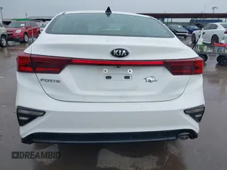 2021 Kia Forte LXS z VIN 3KPF24ADXME377638, wystawiony jako IAAI lot #42467878 z przebiegiem 53 446 mil mil oraz . Historia ofert i sprzedaży dostępna na DreamBid. Obrazek 17.